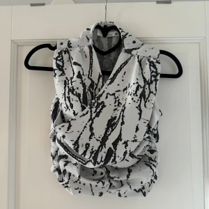 Unik topp - Aldrig använt! Priser går alltid att disskutera. 