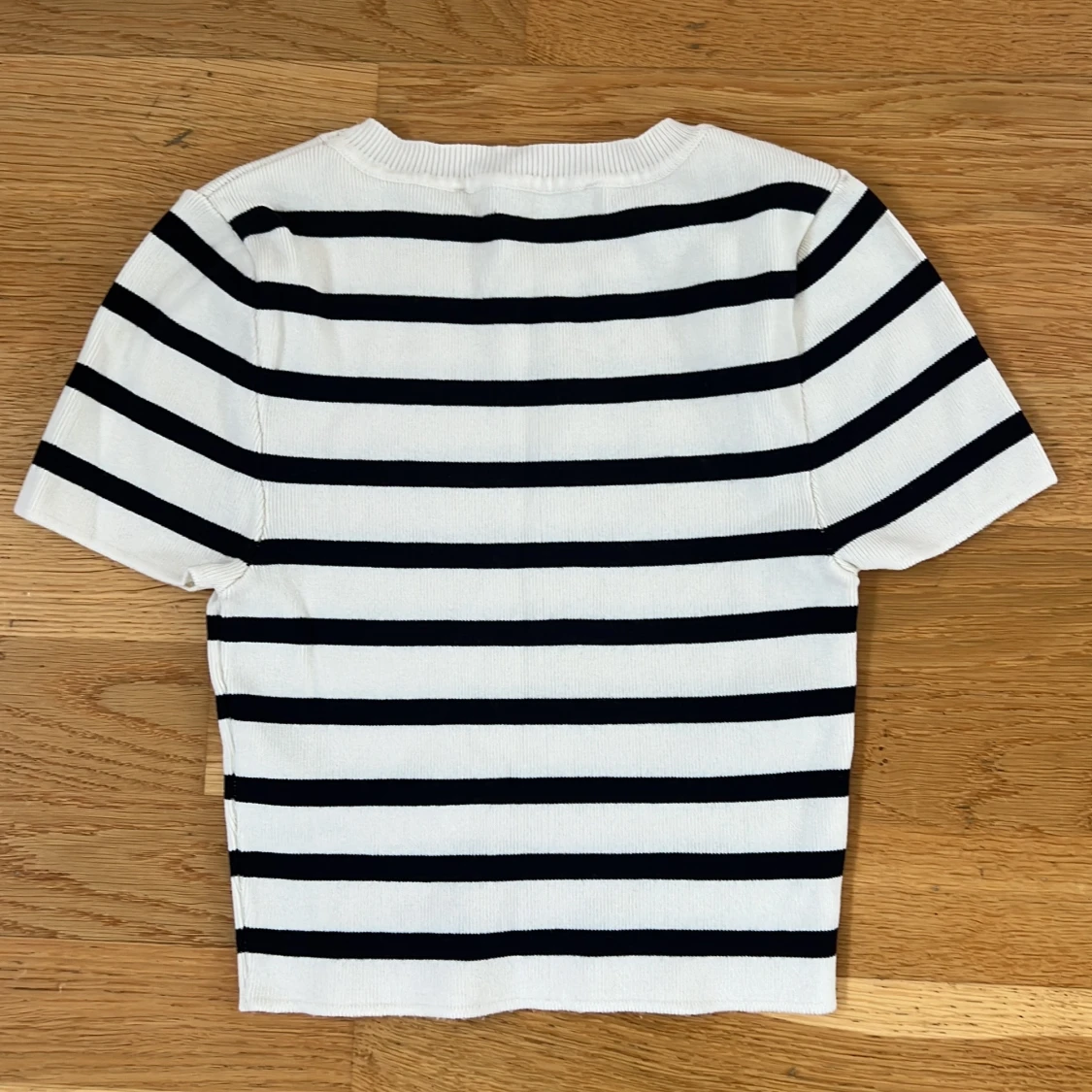 Randig cropad stickad tröja - 90