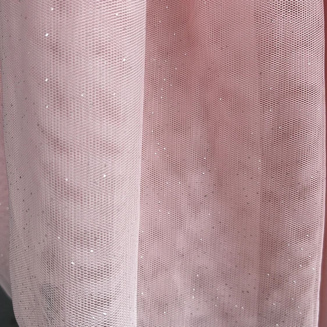 Ljusrosa tyllkjol med silver glitter  - 91