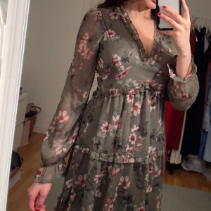 Green dress - Green mini dress in babydoll style with pink flowers