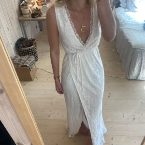Klänning  - EXTREMT fin långklänning ❣️❣️❣️ den är maxi och SUPER fin!!