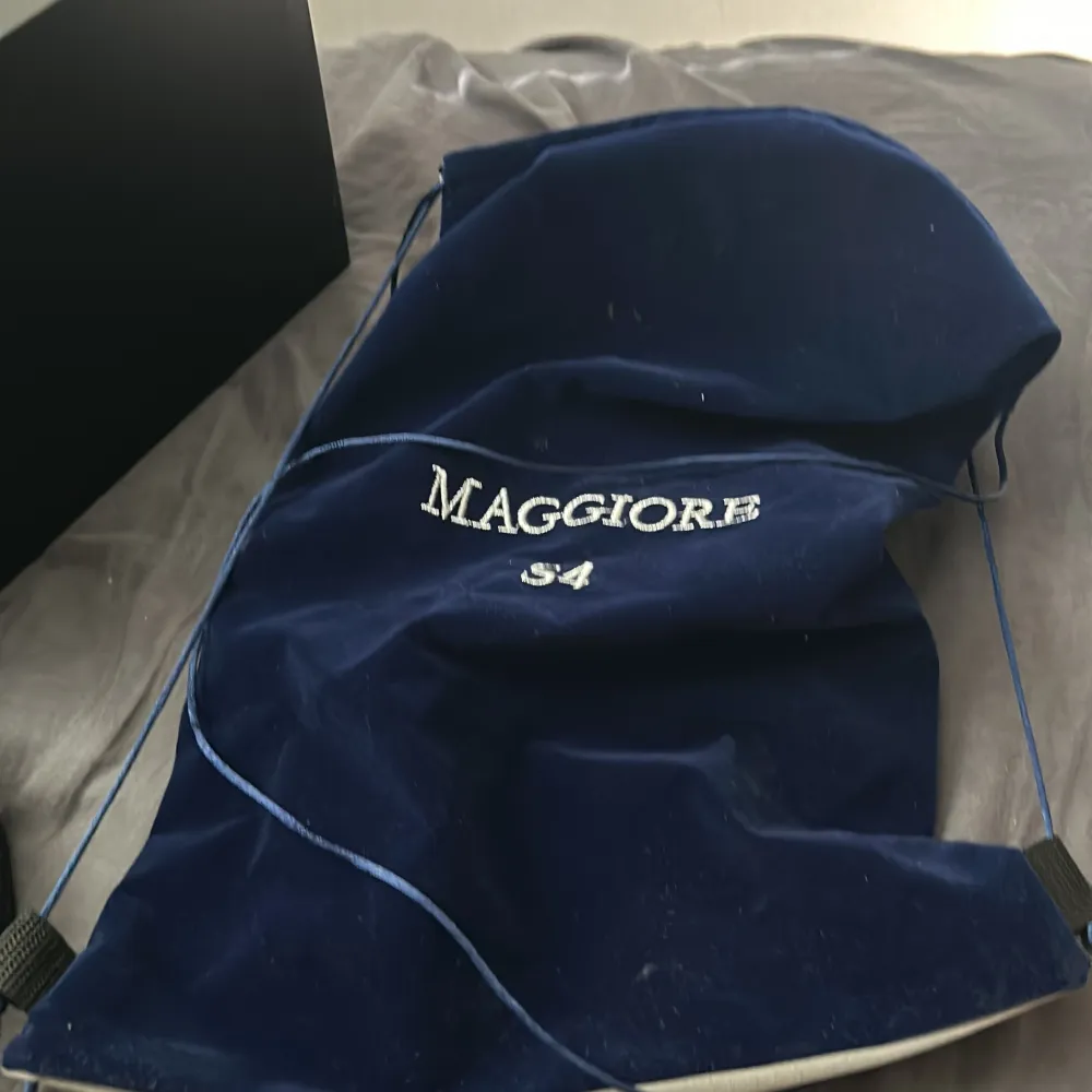 Maggiore keps i bra skick, pris kan diskuteras. Ny pris 799kr säljs inte mer. Accessoarer.