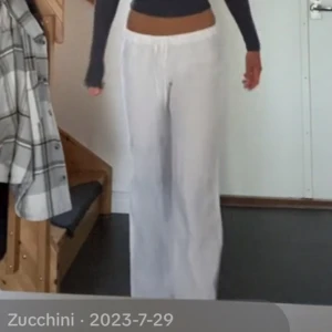 Lågmidjade linnebyxor  - Köpte i slutet förra sommaren, använts Max 10 gånger