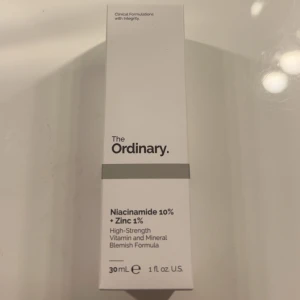 The ordinary serum - Aldrig använd och inte öppnad, säker pga att jag inte kan använda den på min hud.