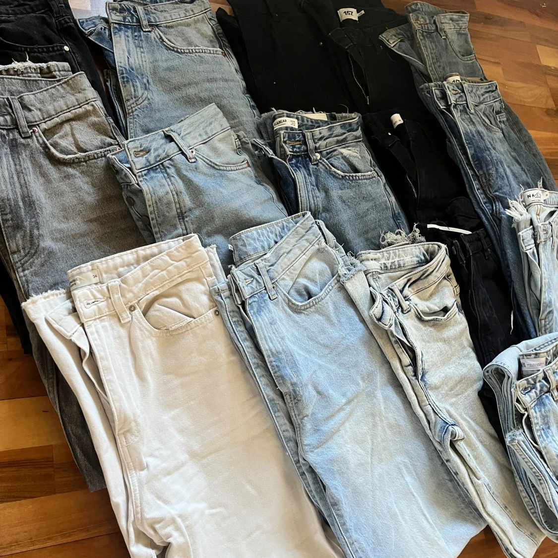 16 PAR JEANS!!✨ - 90