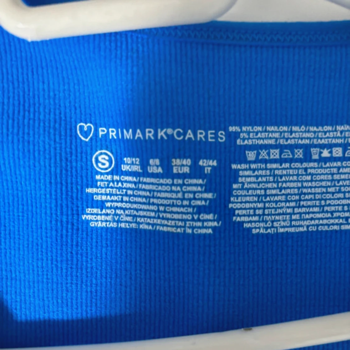 Väldigt fin blå topp i perfekt skick. - 91