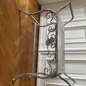 Bänk/stol i järn - Mkt fin bänk/stol i järn säljer jag nu.