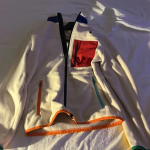 Polo Ralph lauren overshirt - 10/10 i skick inga märken passar en upp till 170 den här overshirtren går inte att få tag i längre Pris kan diskuteras 