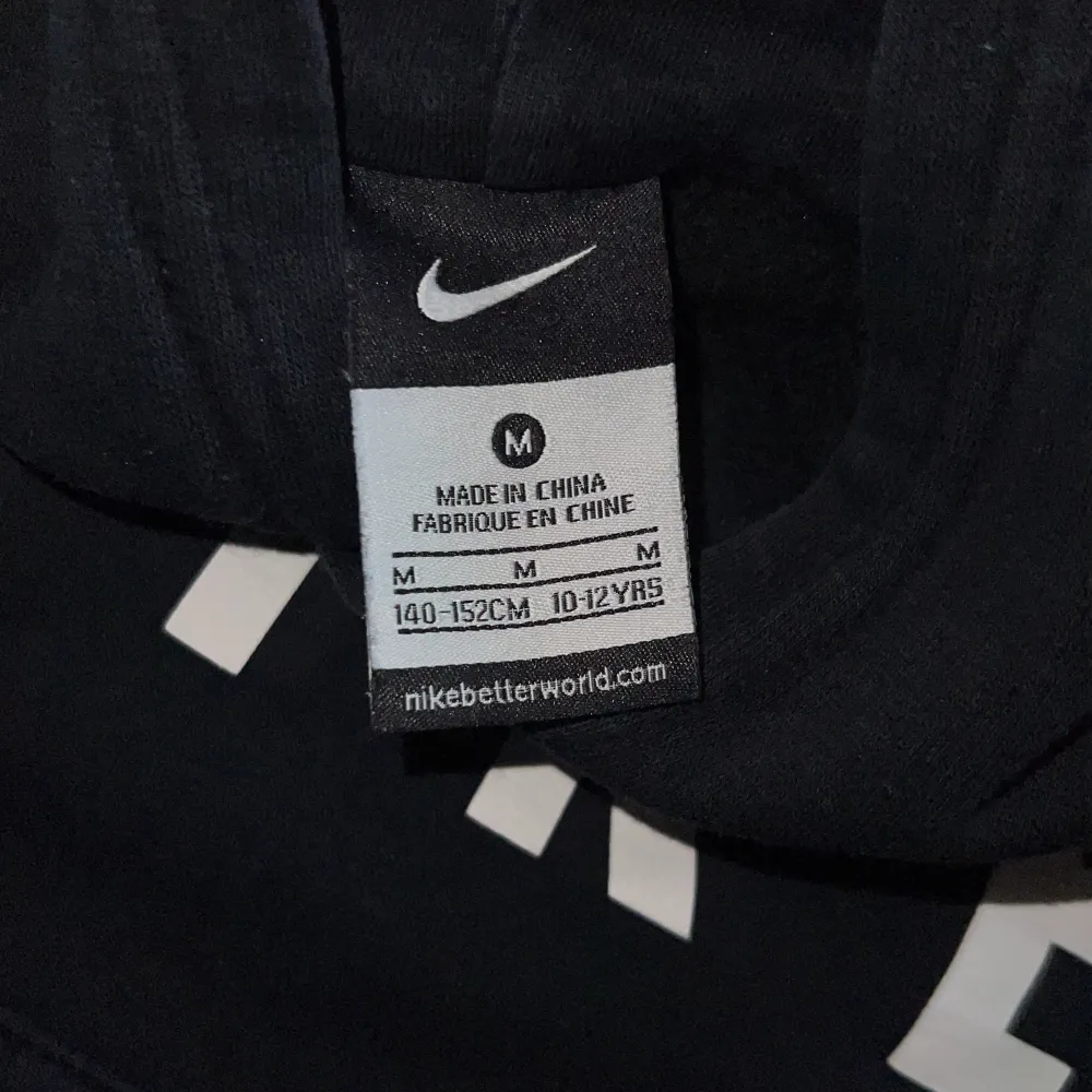 Bra skick! Nike hoodie i storlek 152. Hoodies.