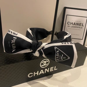 Nytt diadem Prada  - Mycket fint Prada diadem. Nytt! 