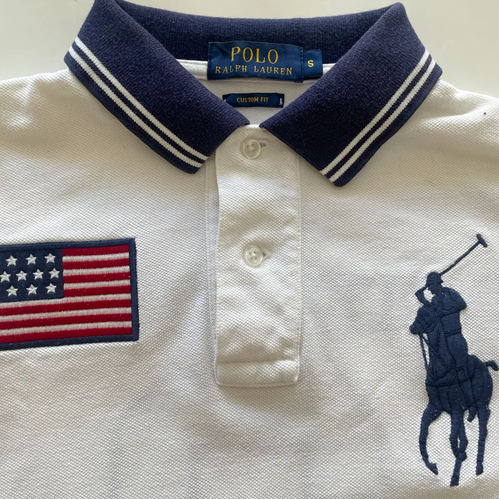 Ralph Lauren USA polo Small  Pit to Pit 48cm Length 70cm. T-shirts.