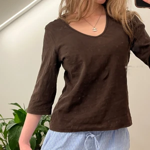 Trekvartslång tröja - Tröja med trekvartslånga armar