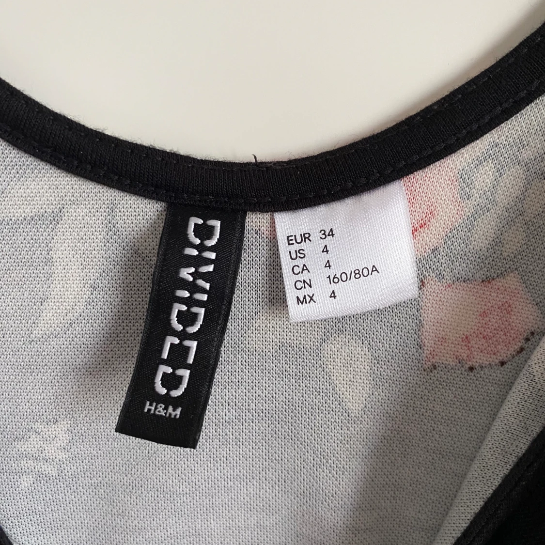 NWOT H&M Divided kort blommig klänning 34 - 93