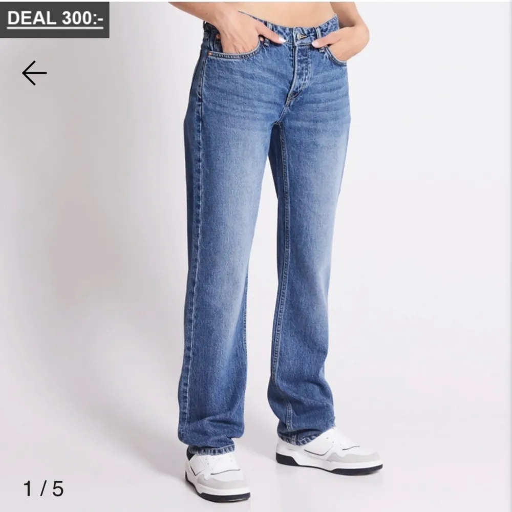 Har ett par ”Icon” jeans från Lager 157 i storlek XS, skulle vilja byta mot ett par i S men det är för sent att lämna tillbaka dem. Använda ca 5 ggr. Skriv gärna om du har några!. Jeans & Byxor.
