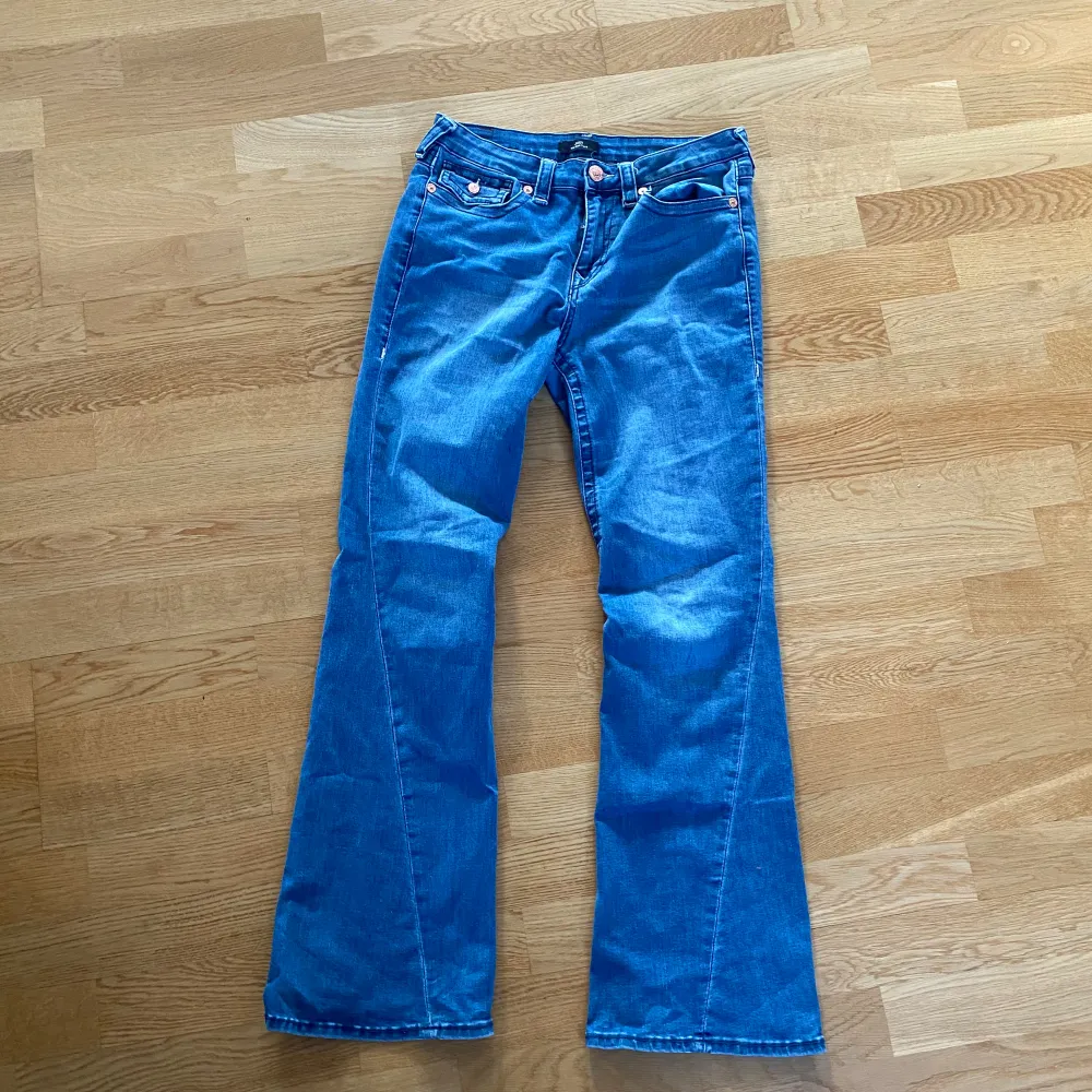 True religion jeans i modellen joey mid rise flare!! W29 L32. Jeans & Byxor.