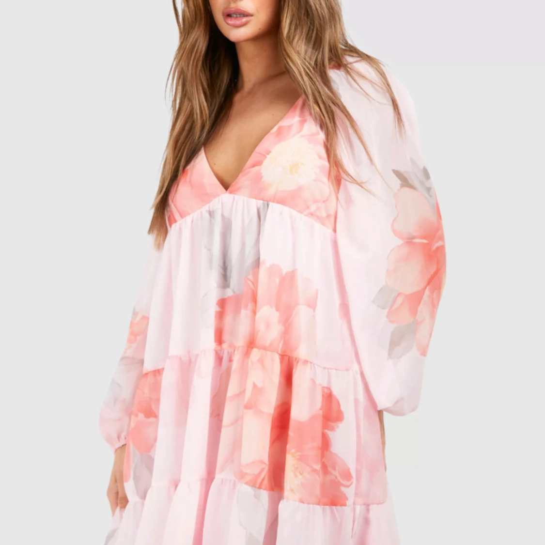 Blommig miniklänning