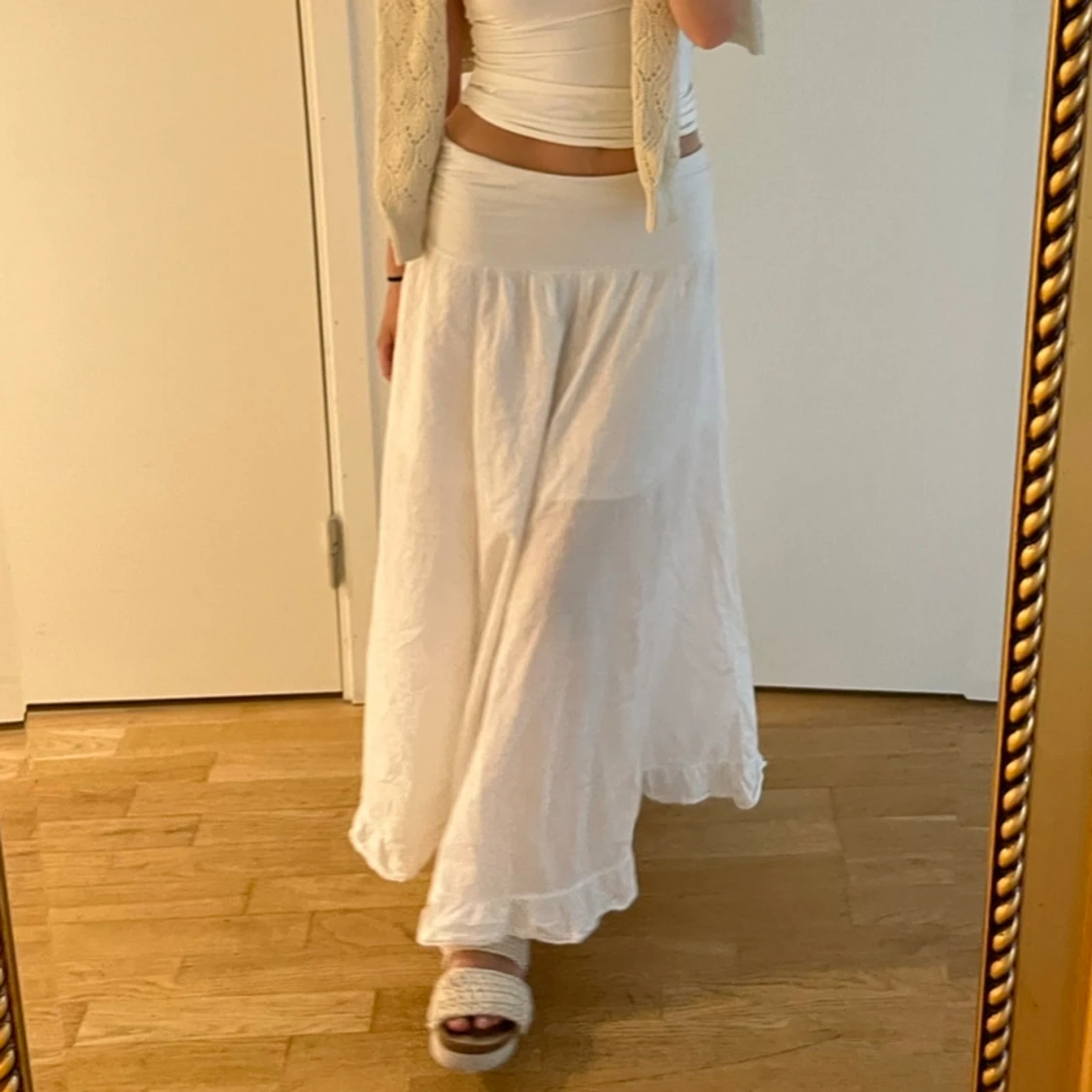 Vit långkjol
