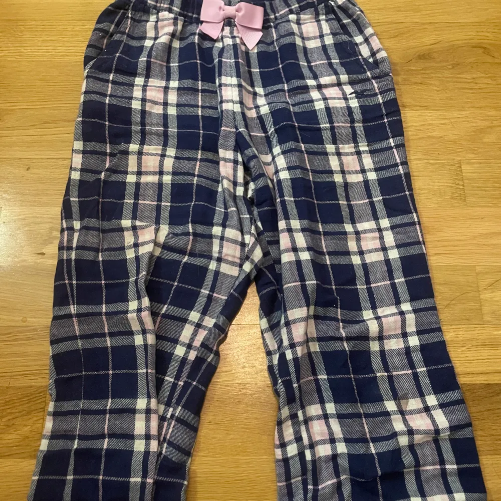 Pyjamas byxor från Hamoton Republic 💘 . Jeans & Byxor.