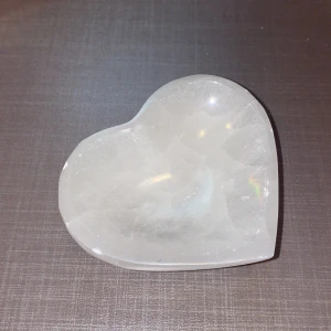 Selenit Skål - 80kr kan skickas spårbart med postnord. Tar enbart swish. prioriterar snabba köp