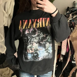 Nirvana sweatshirt  - Bra skick!!