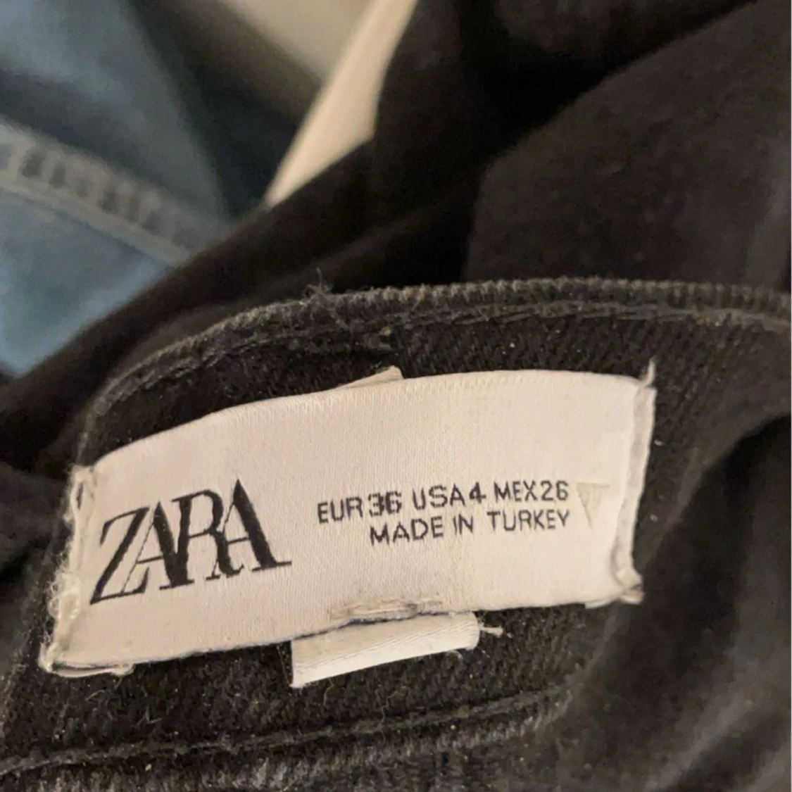 Lågmidjade jeans från zara  - 90