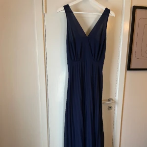 Balklänning  - Aäanvänt 1 gång💕