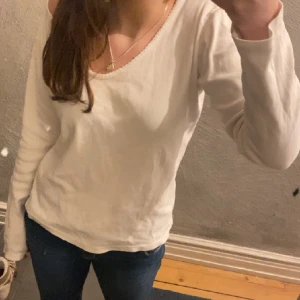 Så mysig tröja - Superskön tröja från Brandy som är perfekt nu på våren. Säljer då jag redan har många koftor