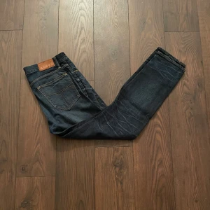 Tiger of Sweden jeans  - Tjena! Säljer nu dessa schyssta jeans från tiger of sweden i modellen ”revolver”. Tveka inte att kontakta mig vid eventuella frågor 🙌Priset är självklart förhandlingsbart!