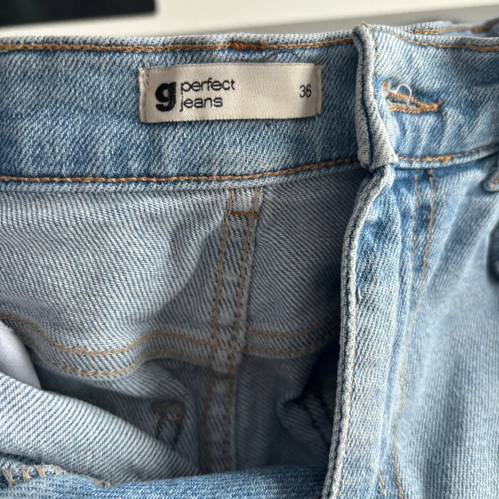 Säljer dessa jeans från Gina tricot, knappt aldrig använda ☺️. Jeans & Byxor.