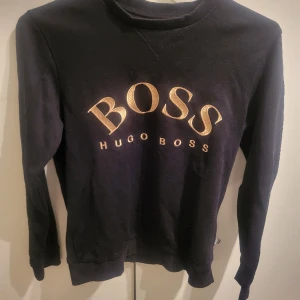 Hugo boss - Har en en Hugo boss tröja jag använt 2ggr så i stort sätt ny