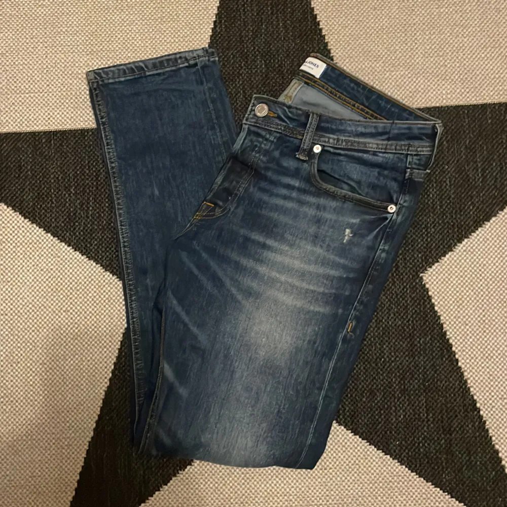 Jack and jones jeans i riktigt bra skick. Helt nya. Möts endast upp i gbg och byten går bra. Ny pris, 699kr. Jeans & Byxor.