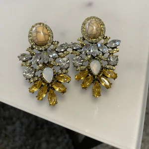 Örhänge  - Nyskick pris 49kr