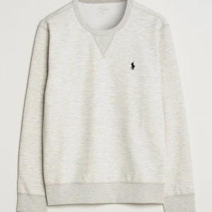 Ralp lauren crew neck - Har ingen bild nu men skickar vi d intresse. Väldigt bra skick och säljer pga för liten