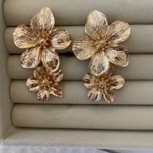 Örhängen - Helt nya. De är guldplaterade 🌼 