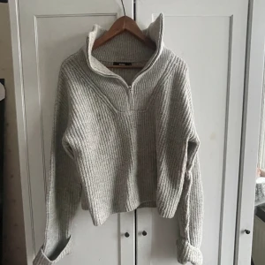Tröja med hög krage - I gott skick, oversize 