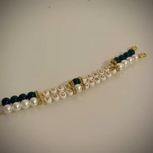 Fuck Cancer Bracelet - ”𝐅𝐔𝐂𝐊 𝐂𝐀𝐍𝐂𝐄𝐑 𝐁𝐑𝐀𝐂𝐄𝐋𝐄𝐓”  🖤 𝓑𝓵𝓪𝓬𝓴 & 𝔀𝓱𝓲𝓽𝓮 𝓮𝓭𝓲𝓽𝓲𝓸𝓷 🤍 - 𝘌𝘹𝘬𝘭𝘶𝘴𝘪𝘷𝘵 𝘴𝘮𝘺𝘤𝘬𝘦 𝘪 𝘧𝘪𝘯 𝘬𝘷𝘢𝘭𝘪𝘵𝘦𝘵 𝘮𝘦𝘥 𝘵𝘦𝘹𝘵𝘦𝘯 ”𝘍𝘶𝘤𝘬 𝘊𝘢𝘯𝘤𝘦𝘳”. 𝘓𝘢𝘯𝘴𝘦𝘳𝘢𝘴 𝘪 𝘨𝘶𝘭𝘥 & 𝘴𝘪𝘭𝘷𝘦𝘳.  (100 kr styck)  𝗔𝗹𝗹𝗮 ❤️ 𝗱𝗮𝗴 𝗲𝗿𝗯𝗷𝘂𝗱𝗮𝗻𝗱𝗲 : 20% rabatt på valfri vara ‼️ - 𝙄𝙣𝙨𝙩𝙖𝙜𝙧𝙖𝙢: fashionjewelry.uf