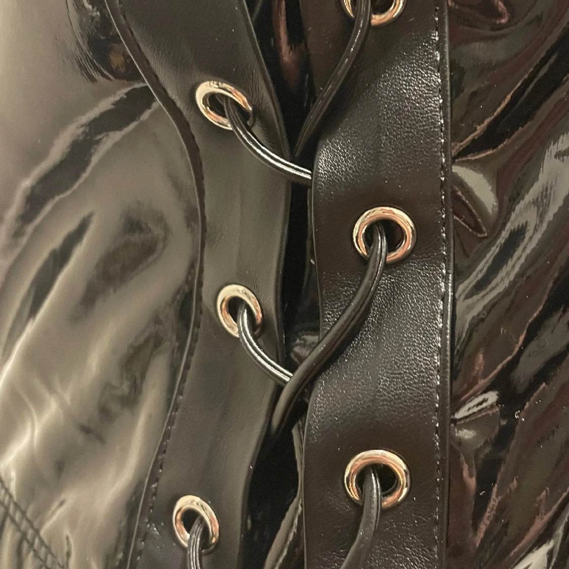 Lack topp med snörning - 90