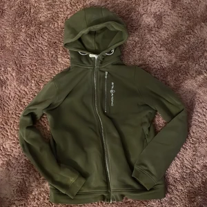 Sail racing hoodie - Väldigt bra skick, tar emot bud.