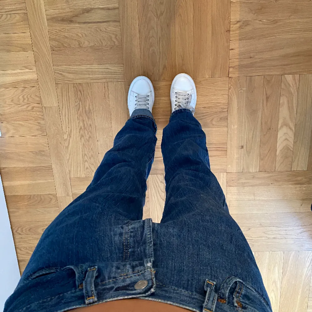 Jätte snygga Levis jeans i modellen 501. Nästan helt oanvända då de är lite stora för mig. Köpte dom för 1200kr för ca ett år sen. Jeans & Byxor.