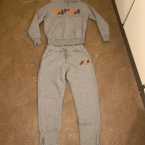 Trapstar Dress - Jättefin dress i storlek S till salu