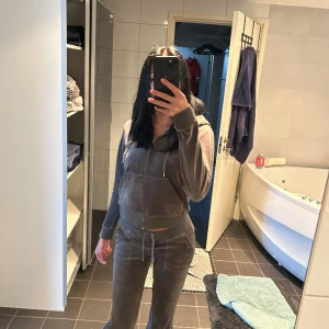 Juicy set  - Mörk grå juicy sett