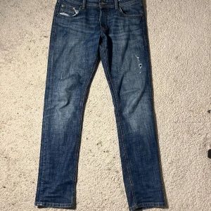 Jack & Jones jeans  - Säljer nu dom eftertraktade Jeansen använda mycket men bra skick Pris kan diskuteras Köpta för 900kr