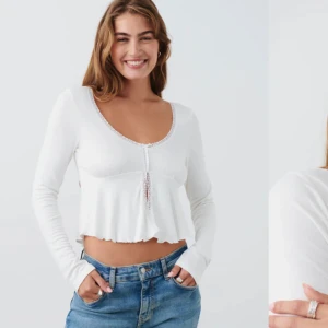 Topp  - Topp från Gina , priset kan diskuteras , prislappen fortfarande kvar. Aldrig använt💕