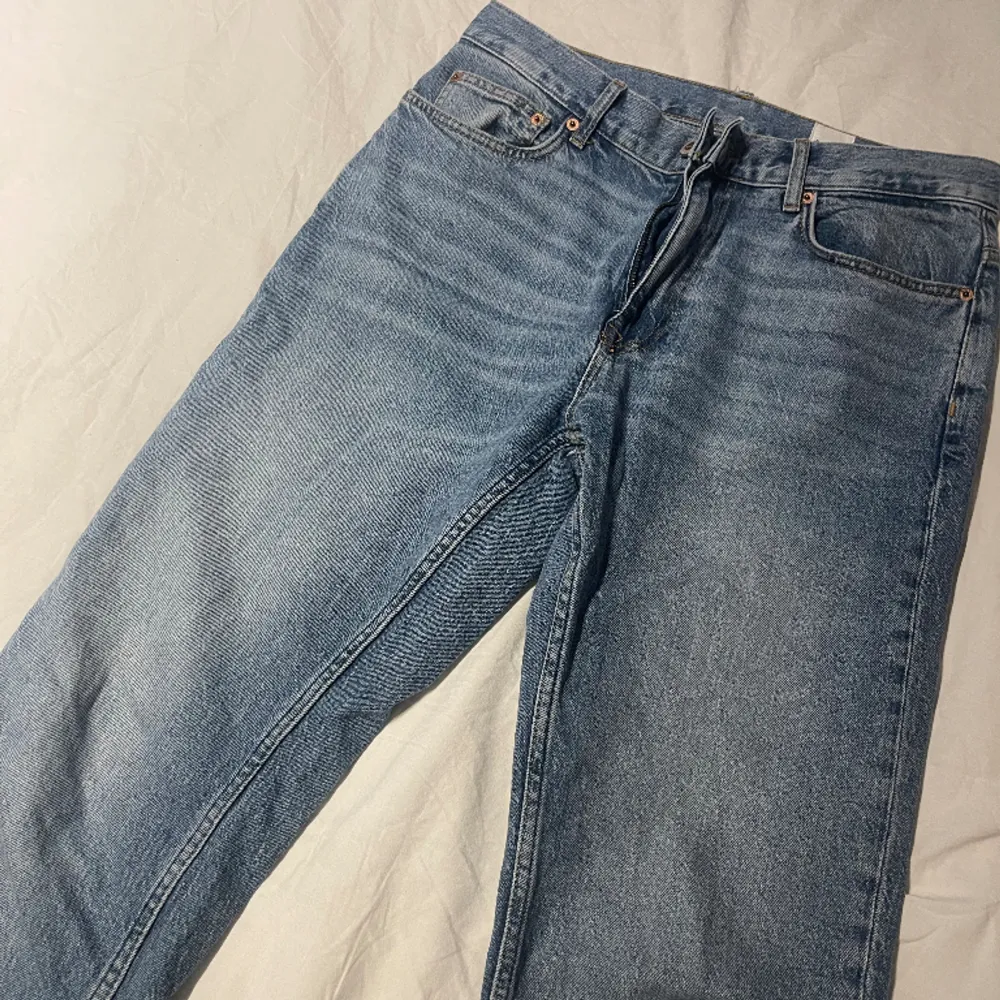 Ljusblå Dobber jeans W32 L32 i straight fit. Använda fåtal gånger. . Jeans & Byxor.
