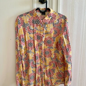 Skjorta  - Mjuk skjorta från Ginatricot 