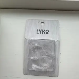 Helt oanvända hårband från Lyko. Paketet har bara råkat böjas lite. Ordinarie pris 29kr