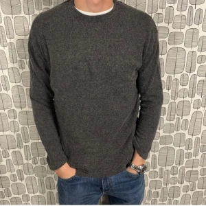 Valentino Kashmir tröja - Valentino tjocktröja i Kashmir, väldigt bra skick, 100% Kashmir