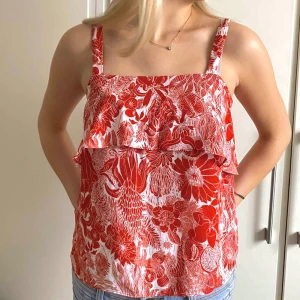 Mönstrad topp❤️ - Superfin mönstrad topp❤️Storlek: S, Skick: som ny. Köp direkt via ”köp nu” knappen<3