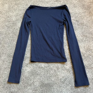 Tröja - Superbra skick, andvänd ett fåtal gånger. Stretchigt material