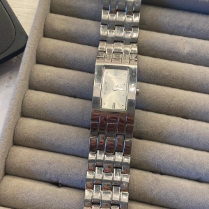 Silverklocka Marc O’Polo - Rostfritt stål i silver färg. Jättefin klocka men säljer den då jag har guld numera. Marc O’Polo!